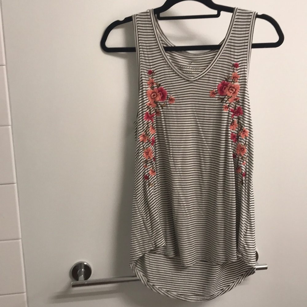 American eagle flower embroidered top